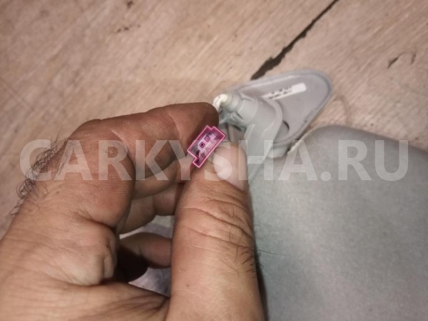 Название детали Козырек левый Модель BMW X5 E53 рестайлинг BMW X5 оригинальный номер 51 16 8 255 087