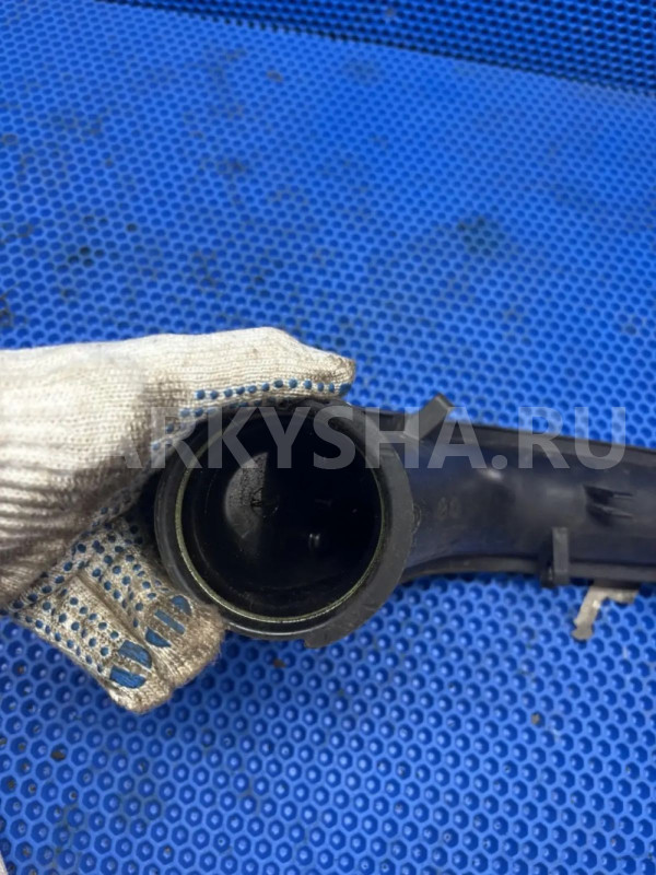 Патрубок воздушный Volkswagen Golf Mk6 (2008—2012) Volkswagen Golf оригинальный номер 03C145673H
