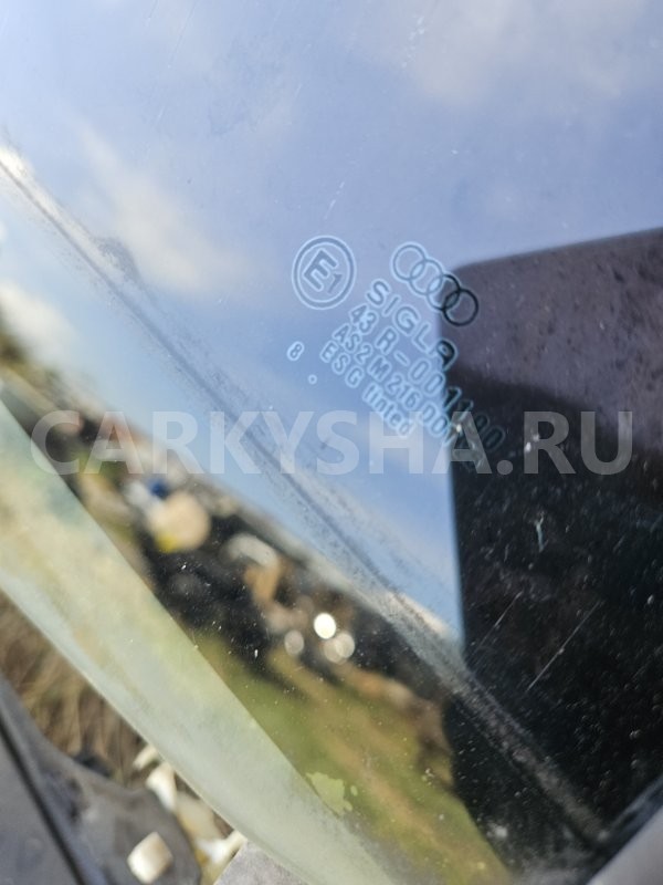 Стекло двери Audi A4 