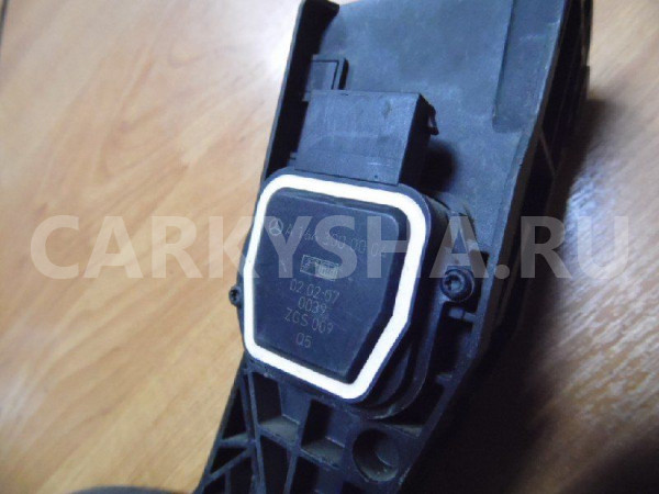 Педаль газа Mercedes-Benz GL-класс X164 (2006—2009) Mercedes-Benz G-klasse оригинальный номер A1643000004