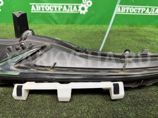 Поворотник Lexus IS 2016-2020 8162053060, левый Lexus IS 