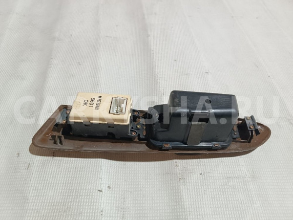 Кнопка стеклоподъемника Mitsubishi Diamante оригинальный номер MR738481