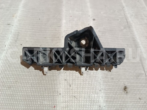 Кронштейн переднего бампера левый Hyundai Solaris 