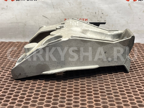 Кронштейн двигателя BMW X1 оригинальный номер 22 11 6 797 831, 22 11 6 797 831, 22116797831, 6797831, 22 11 6 789 093, 22116789093, 6789093