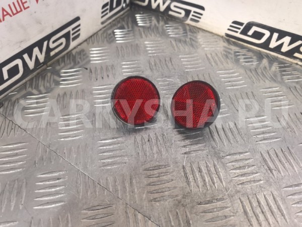 Катафот бампера Toyota Sienta 