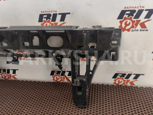 Кронштейн бампера средний BMW X5 оригинальный номер 51 12 7 226 939, 51 12 7 226 939, 51127226939, 7226939