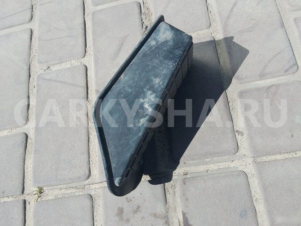 Накладка под ногу водителей Toyota Avensis t250 Toyota Avensis оригинальный номер 5819205030
