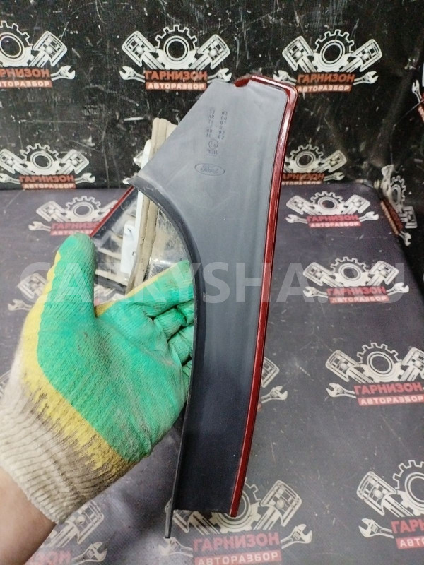 Фонарь задний правый Форд Фокус 2 седан Ford Focus оригинальный номер 1333832