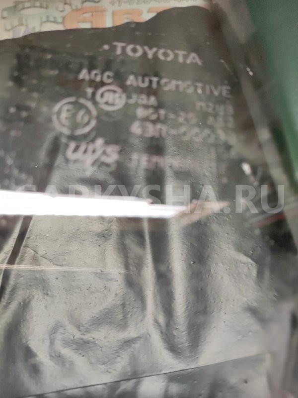 Стекло двери Toyota Prius 