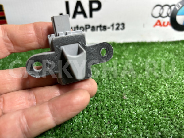 Датчик airbag передний правый Mercedes-Benz C 200 Mercedes-Benz C-klasse
