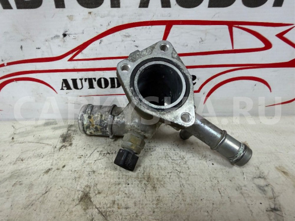 Тройник системы охлаждения Hyundai Elantra 5 MD Hyundai Solaris оригинальный номер 256002B003