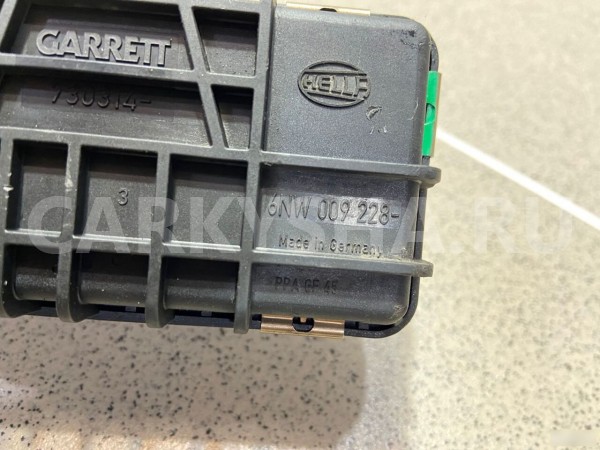 Актуатор турбины правый Volkswagen Phaeton 2006 Volkswagen Phaeton оригинальный номер 6NW009228