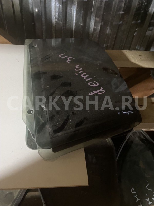 Стекло глухое Mazda Demio DW (1996—2003) Mazda 2 оригинальный номер D20163950, DW3