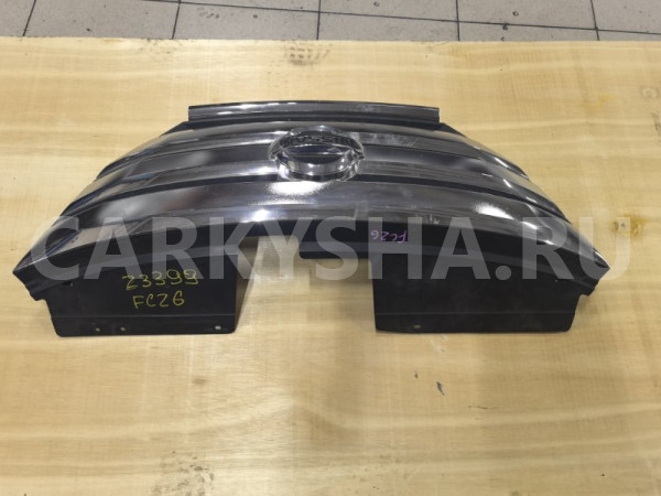 Решетка радиатора Nissan Serena 