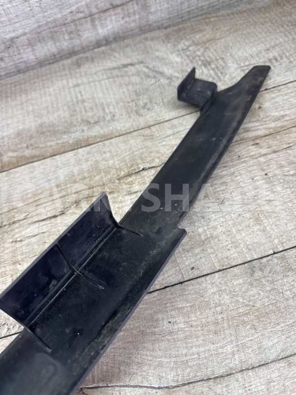 Молдинг, Пыльник переднего бампера Qashqai J10 Nissan Qashqai оригинальный номер 62084br00a