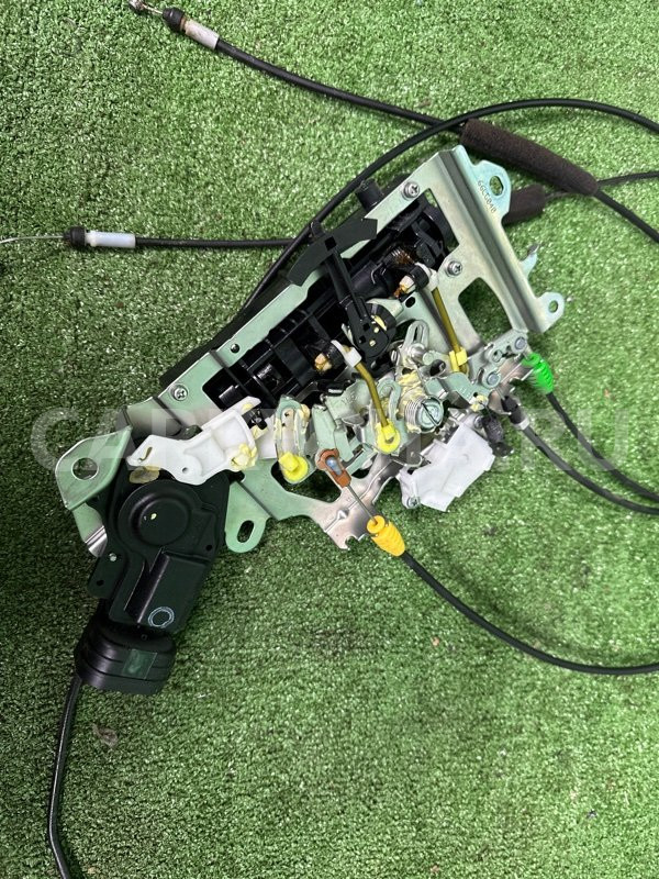 Ручка двери внутренняя Toyota Sienta 2015-2022 6908028140C0, задняя левая Toyota Sienta 