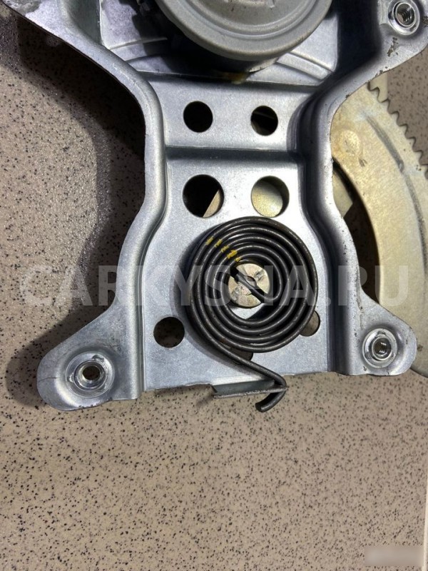 Стеклоподъемник задний правый Nissan Cube 1999 г Nissan Cube оригинальный номер 8273073B00