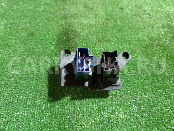 Кнопка аварийной сигнализации Nissan Avenir 