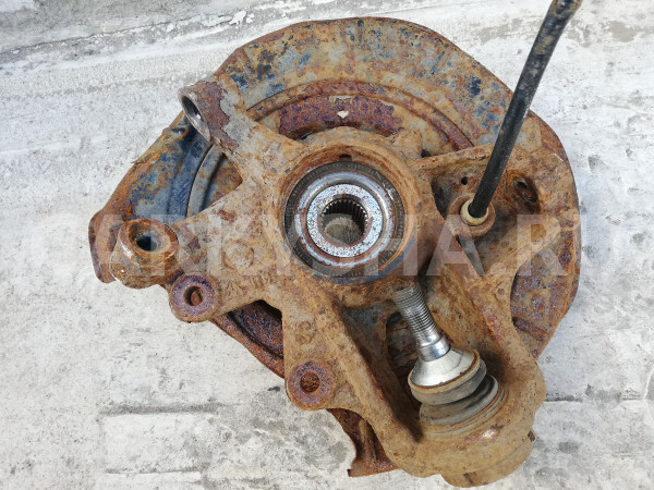 Кулак задний правый Mercedes-Benz M-класс W164 (2005—2008) Mercedes-Benz M-klasse оригинальный номер A1643501408