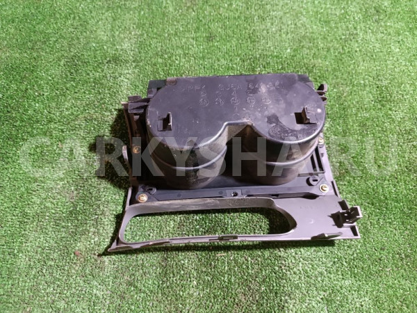 Подстаканник Mazda 6 оригинальный номер GJ6A64361