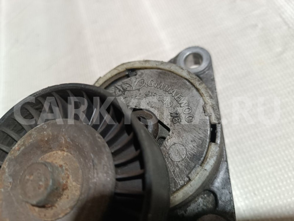Натяжитель приводного ремня Chevrolet Lacetti оригинальный номер 96349976
