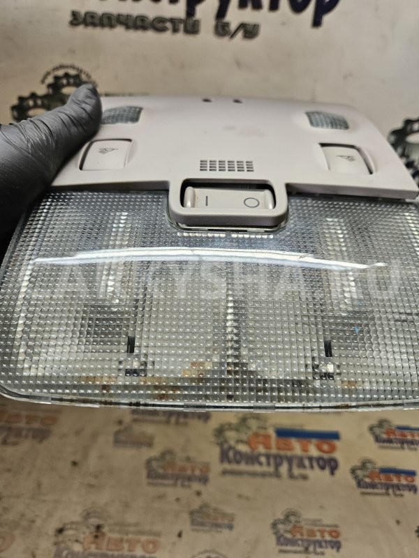 Плафон подсветки салона Audi A4 