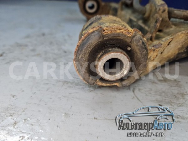 Рычаг передний верхний правый Discovery 3 Land Rover Discovery оригинальный номер RBJ500222