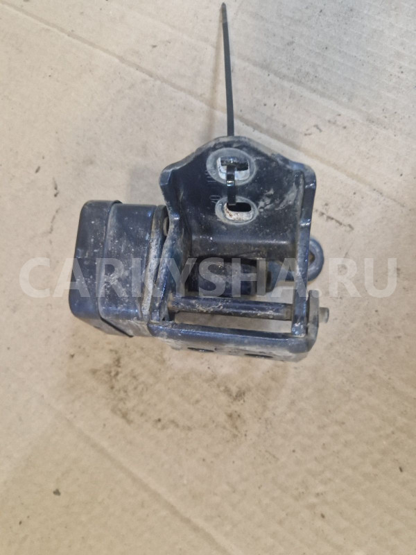 Петля двери задней правой нижняя Рено Меган 2 Renault 20 оригинальный номер 8200885639