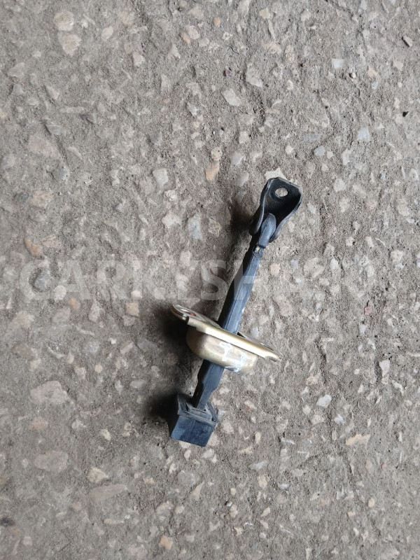 Ограничитель двери передний Mitsubishi Lancer 9 Mitsubishi i оригинальный номер MR526777