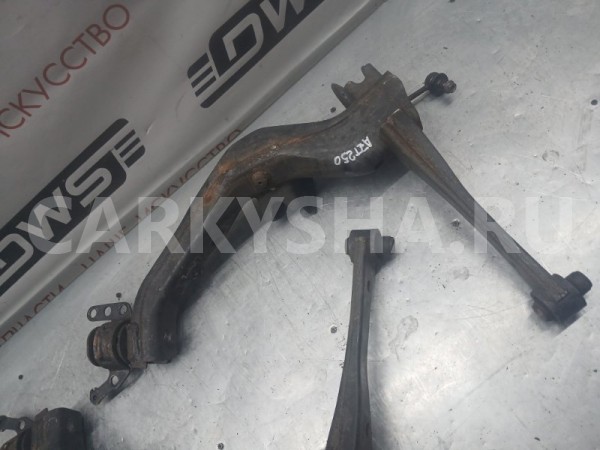 Рычаг подвески Toyota Avensis 