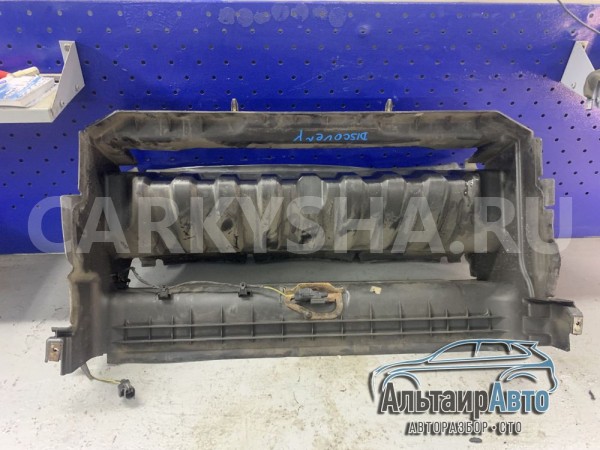 Воздухозаборник на Land Rover Discovery 3 Land Rover Discovery оригинальный номер dxj500082