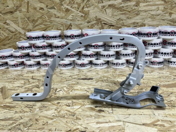 Петля крышки багажника левая Toyota Camry VIII (XV70) оригинальный номер 64520-33071
