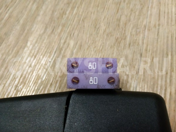 Предохранитель Opel Astra оригинальный номер 4635023