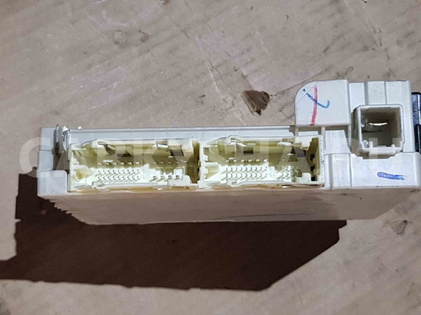 Блок предохранителей Toyota Camry XV50 рестайлинг 2 (2017—2018) Toyota Camry оригинальный номер 8273033p40