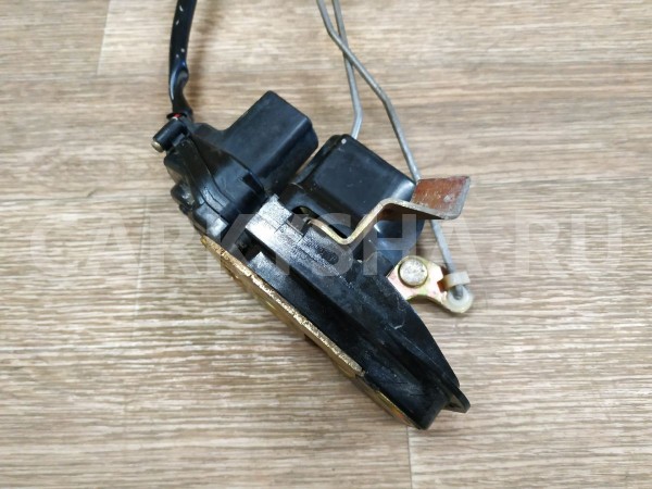 Замок двери задней левой Mazda Capella оригинальный номер GET7T59310