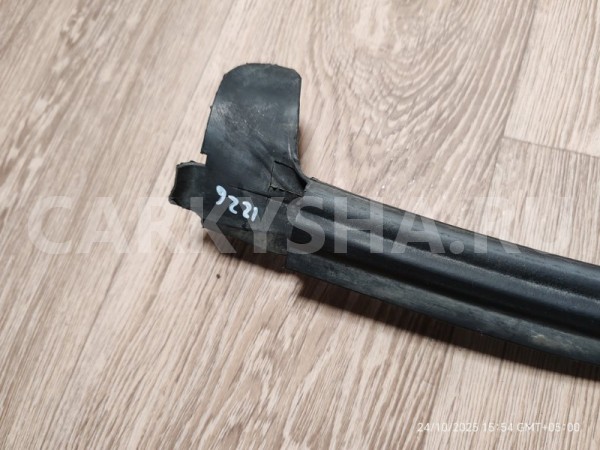 Уплотнитель жабо Nissan Terrano 2018 6682100Q0D F4R Nissan Terrano 