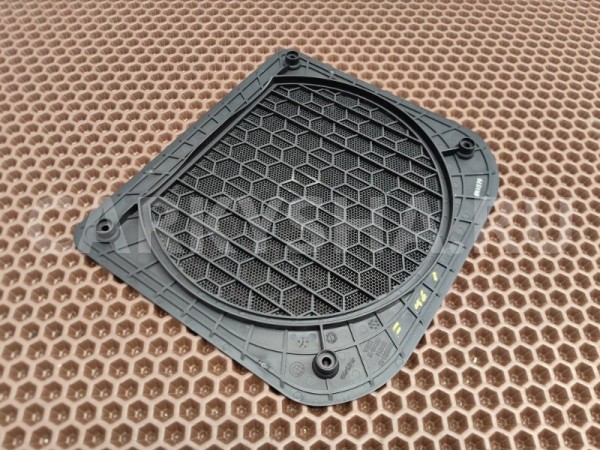 Накладка динамика BMW 1er 