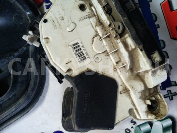 Замок боковой двери Volkswagen Polo 