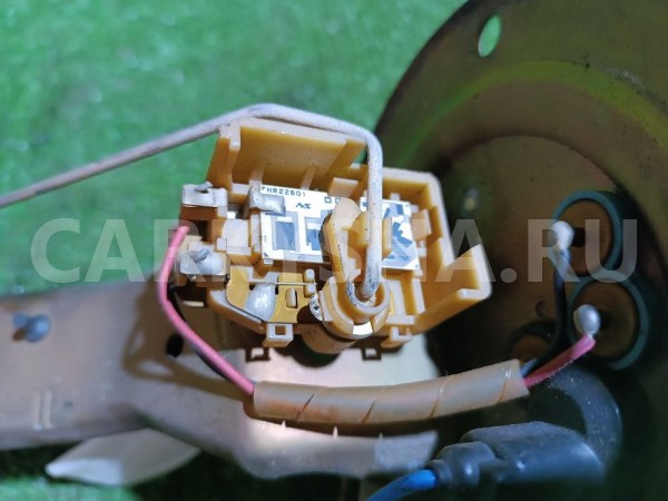 Насос топливный электрический Peugeot Partner оригинальный номер 17040S05932