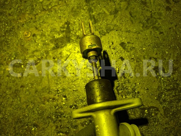 Главный цилиндр сцепления Mitsubishi Pajero 