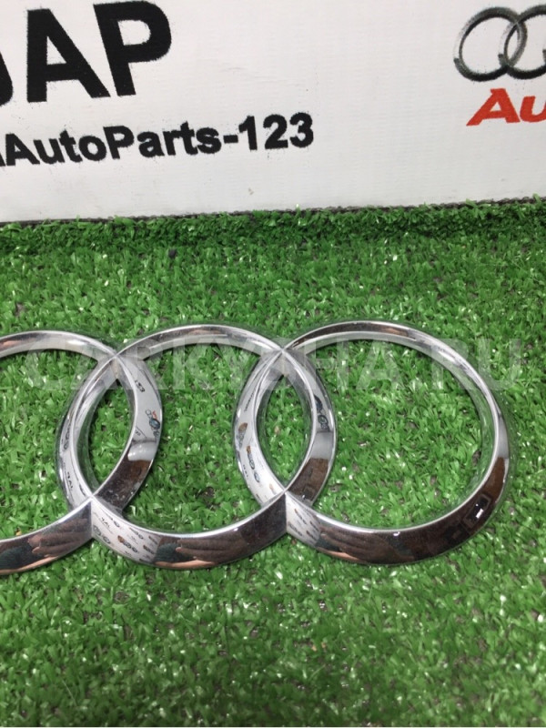 Эмблема Audi A1 2011 Audi A1 