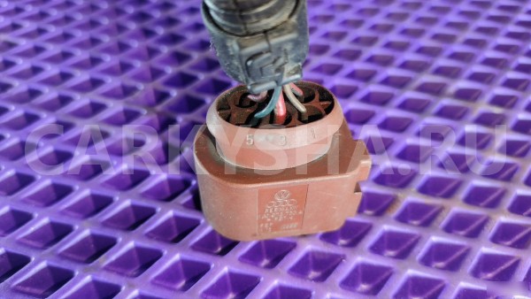 Разъем 1J0973733A VAG Audi 200 оригинальный номер 1J0973733A