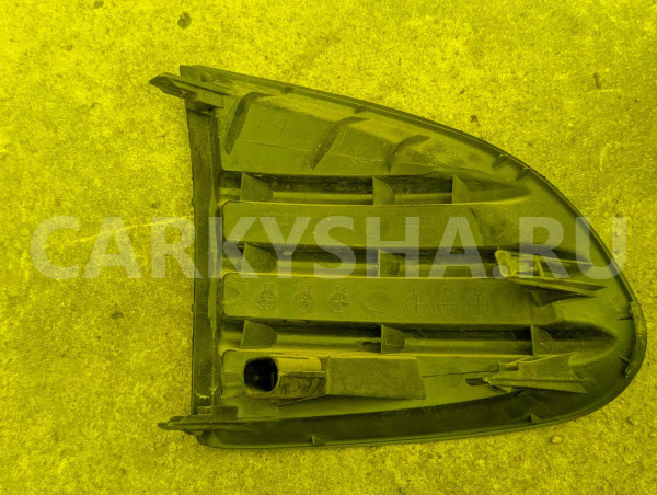 Заглушка бампера Toyota Corolla оригинальный номер 52128-12270