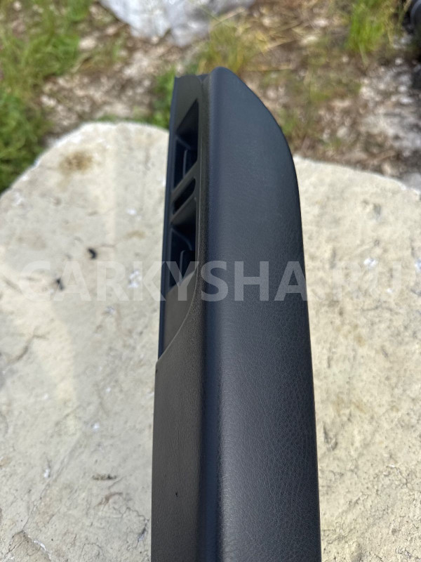 Подлокотник передней левый Volkswagen Touareg II Volkswagen Touareg оригинальный номер 7p1857857