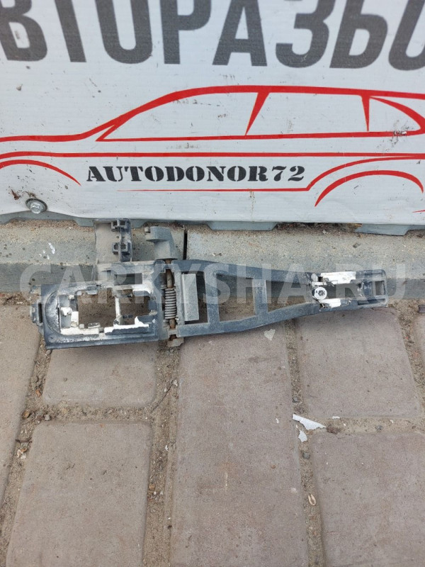 Кронштейн ручки задней правой  Ford Focus 2 Ford Focus оригинальный номер 1480049