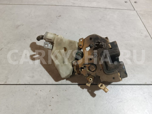 Замок двери задней левой Nissan Cefiro оригинальный номер 82503AA210
