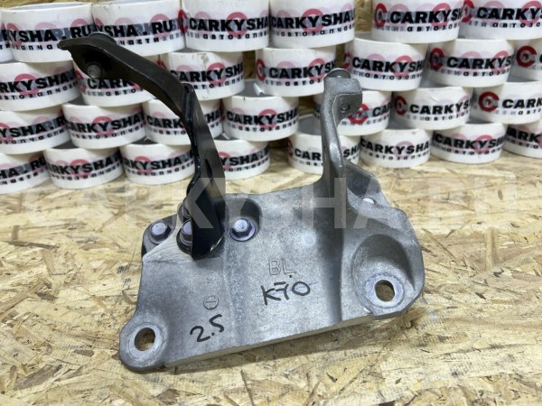 Кронштейн крепления двигателя левый Toyota Camry VIII (XV70) оригинальный номер 12304-36080