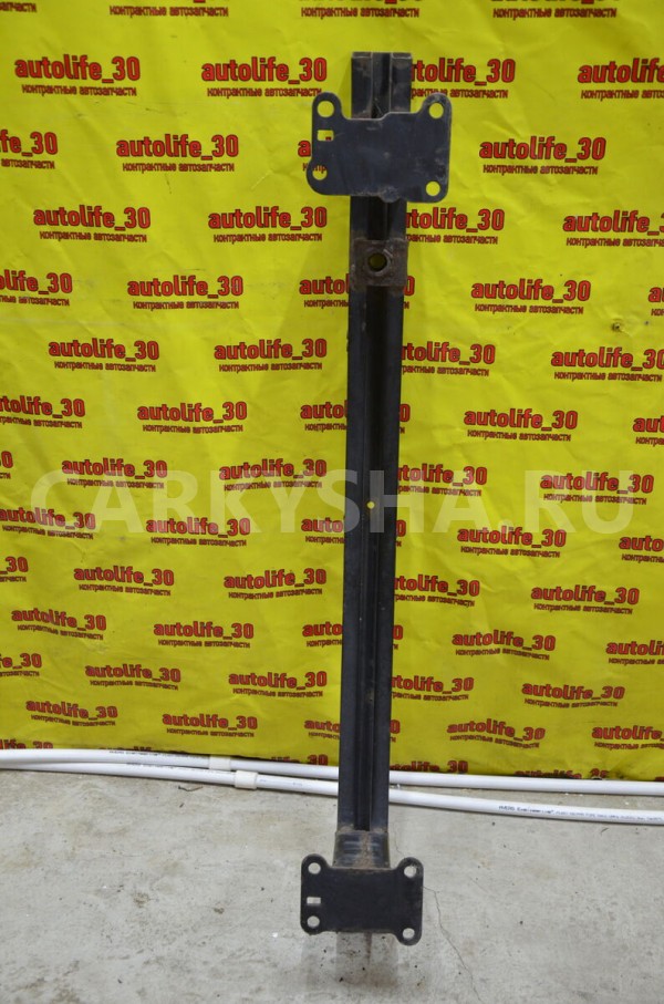 Усилитель переднего бампера Nissan Qashqai 