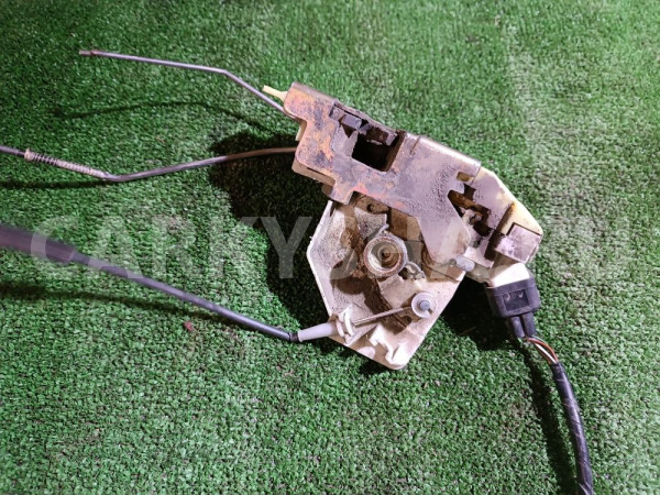 Замок двери передней правой Ford Focus оригинальный номер XS41A21812CF