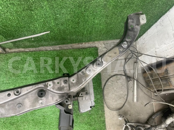 Рамка радиатора Toyota Camry 2015 5320133182 ASV50 2AR-FE Toyota Camry 